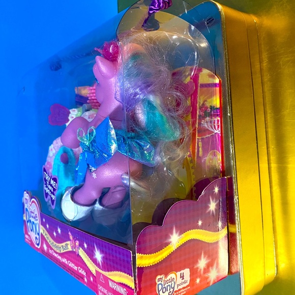 MY LITTLE PONY G3 2004 FRIENDSHIP BALL ICE DANCING w/GLITTER GLIDE ACTION NWT - Picture 11 of 16